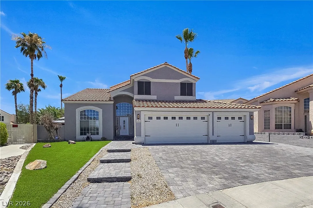 4 bed, 3.0 bath, 2499 sqft, $3,900 — Photo 1