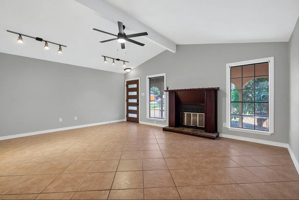 3 bed, 2.0 bath, 1812 sqft, $2,200 — Photo 4