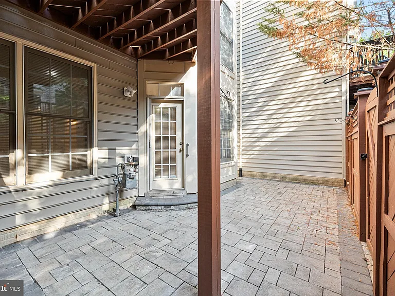 5237 Bessley Pl — Photo 76
