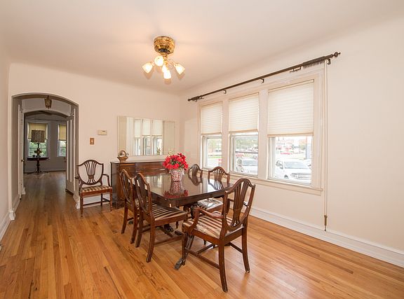 5th image of 3220 N Plainfield Ave