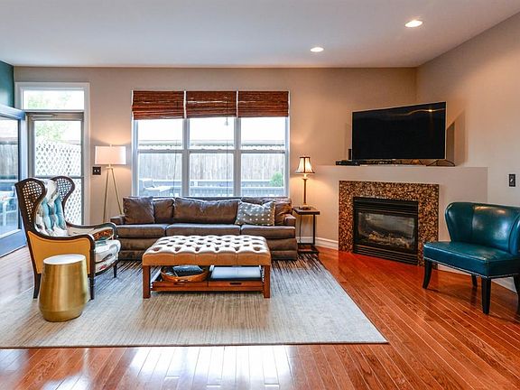 2nd image of 3017 Aspen Ln