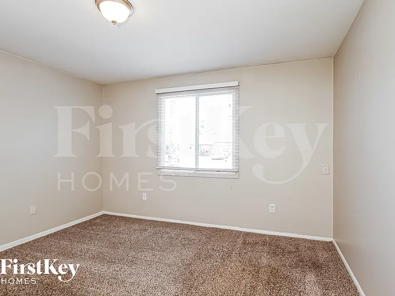 3733 E Eugie Ave — Photo 12