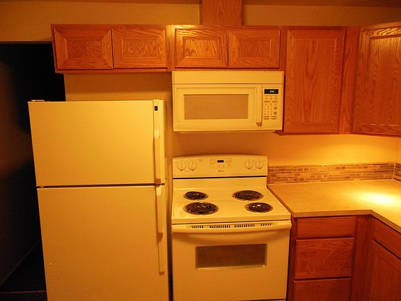 2nd image of 2702 S 74th St APT F