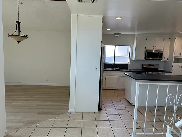 1823 Armour Ln #1 — Photo 10