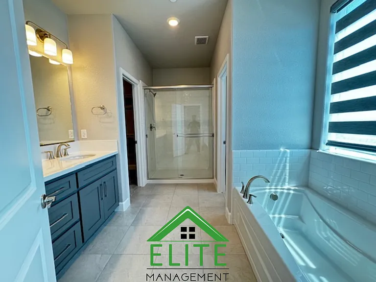 3008 Vaughn Way — Photo 12