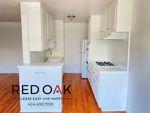 3rd image of 7010 1/2 Lanewood Ave #205A