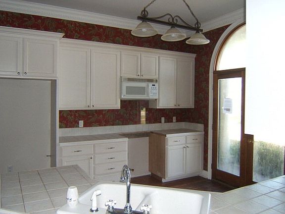 3rd image of 232 Cascade Dr