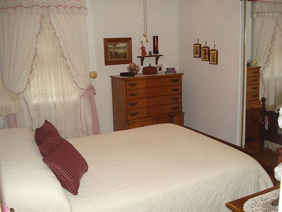 5th image of 516 Cherry Ln