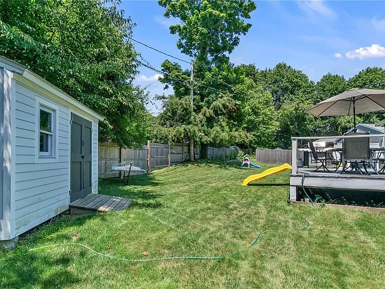 19 Sherwood Rd — Photo 31