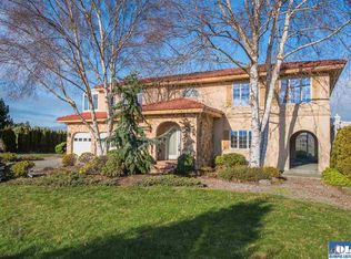 681 E Anderson Rd, Sequim, WA 98382