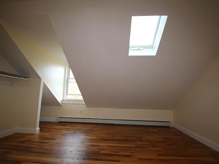 33 S 2nd Ave — Photo 10