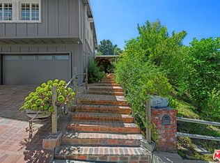 16582 Calneva Dr, Encino, CA 91436