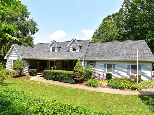 36 Cardinal Ln, Candler, NC 28715