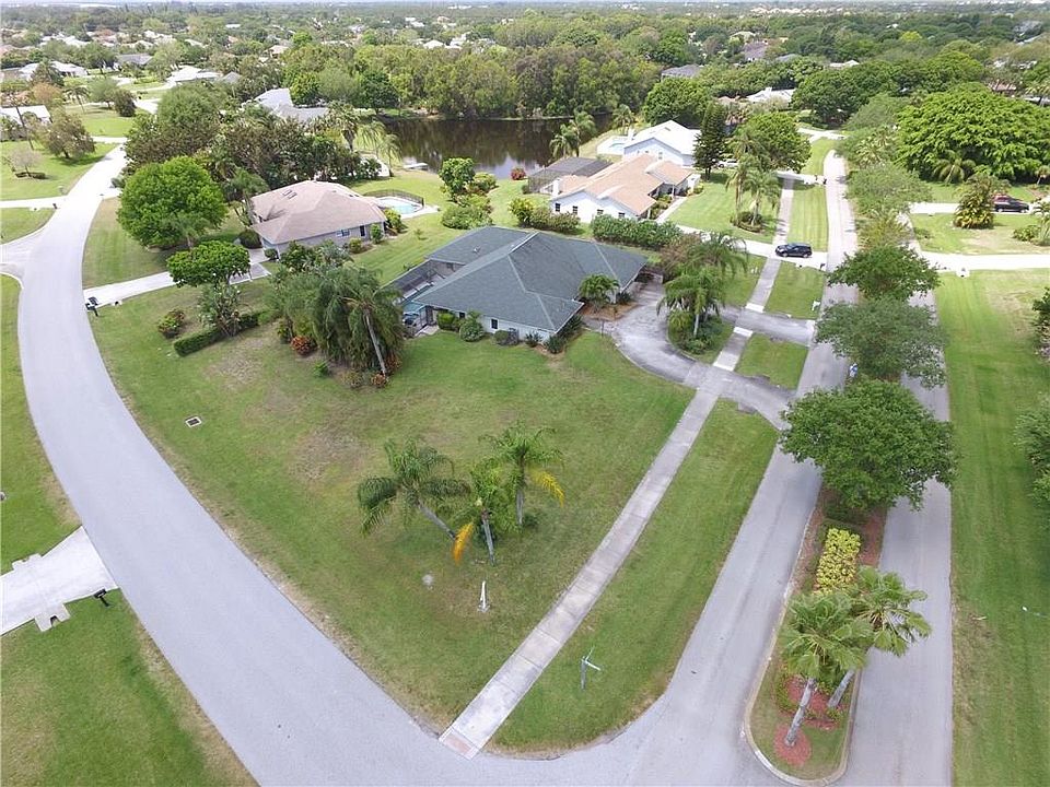1st image of 2470 NE Pinecrest Lakes Blvd
