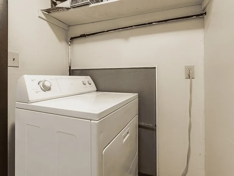 814 W Hillcrest Dr #1 — Photo 1