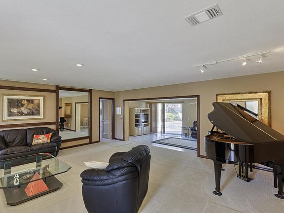 11538 Landing Place living room