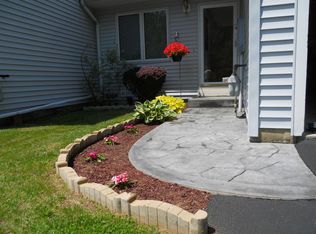 7712 Mykolaitis Ln, Schenectady, NY 12303