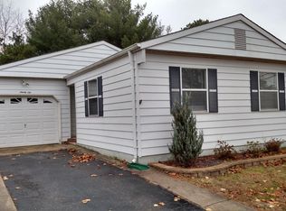 96 Orlando Blvd, Toms River, NJ 08757