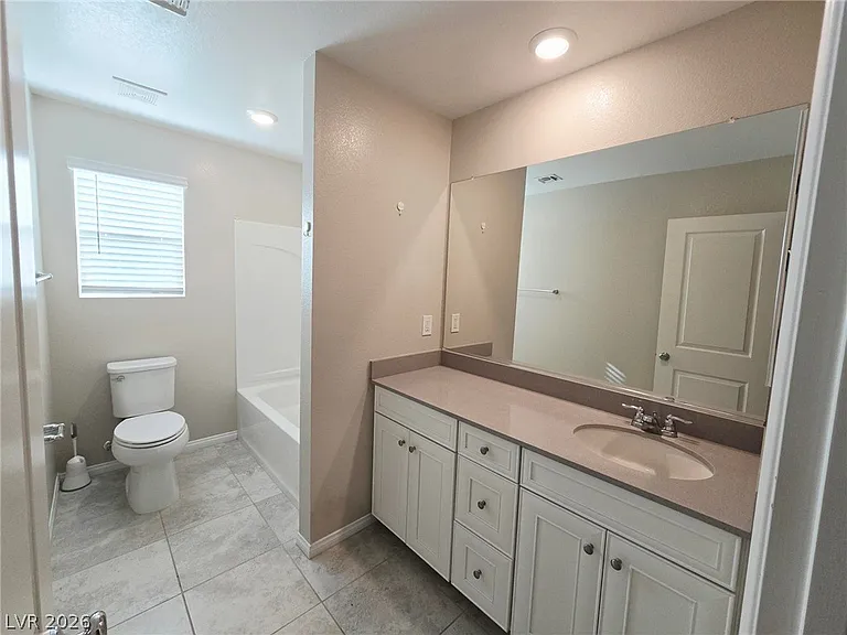 8047 Cavazzo Ave — Photo 15