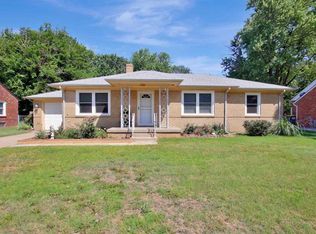 2716 E Menlo St, Wichita, KS 67211