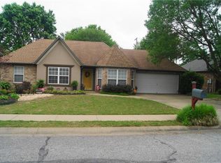 3502 SE 8th St, Bentonville, AR 72712