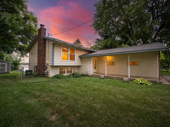 7 Lakeview Terrace Blvd, Waconia, MN 55387
