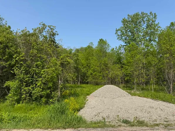 Schwartz Rd, Pulaski, WI 54162