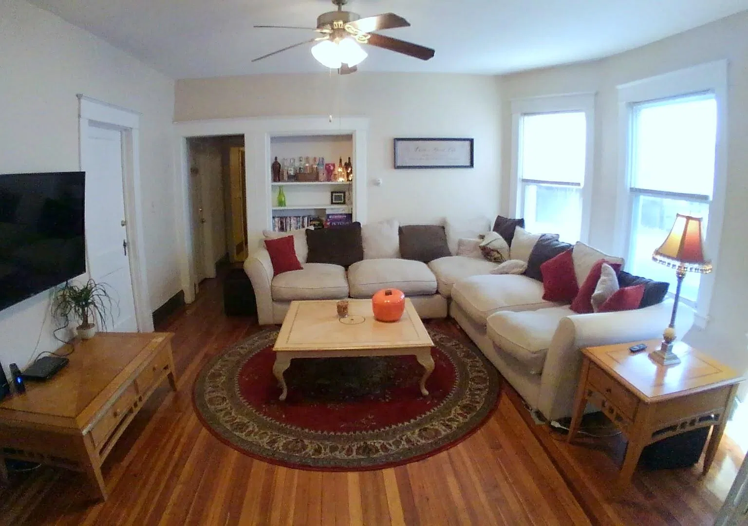 6 bed, 1850 sqft, $3,630 — Photo 1