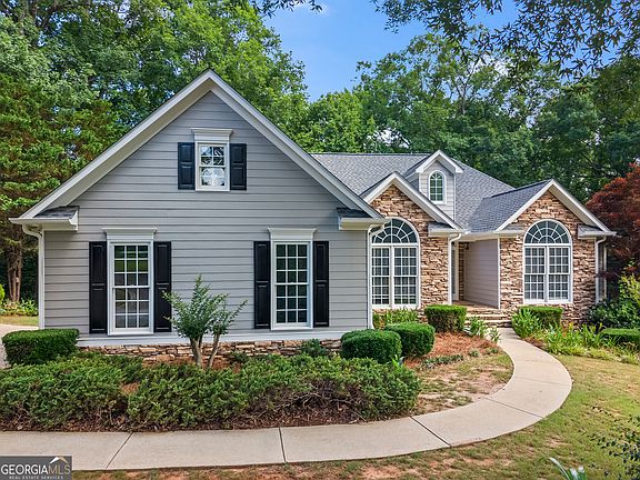 5th image of 299 Heights Ln