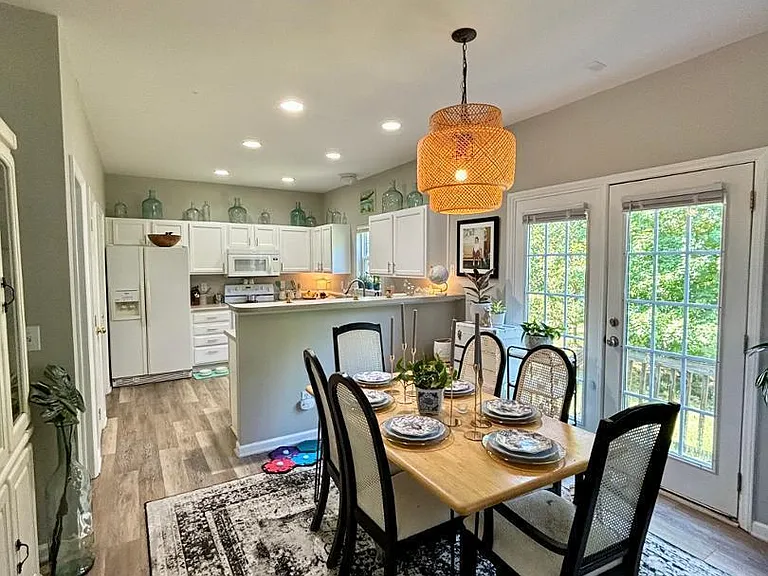 2316 Spruce Shadows Ln — Photo 4
