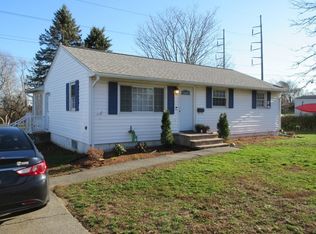 12 Elaine Dr, Tiverton, RI 02878