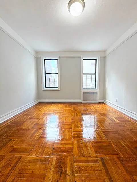 341 East 19th Street — Photo 3