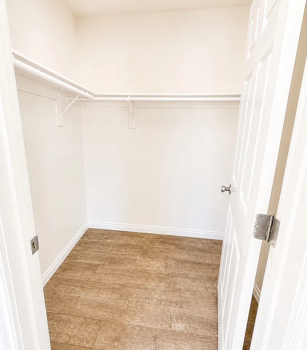 2 bed, 900 sqft, $2,595 — Photo 3