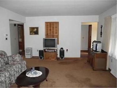 5th image of 39 Woodlawn Ave