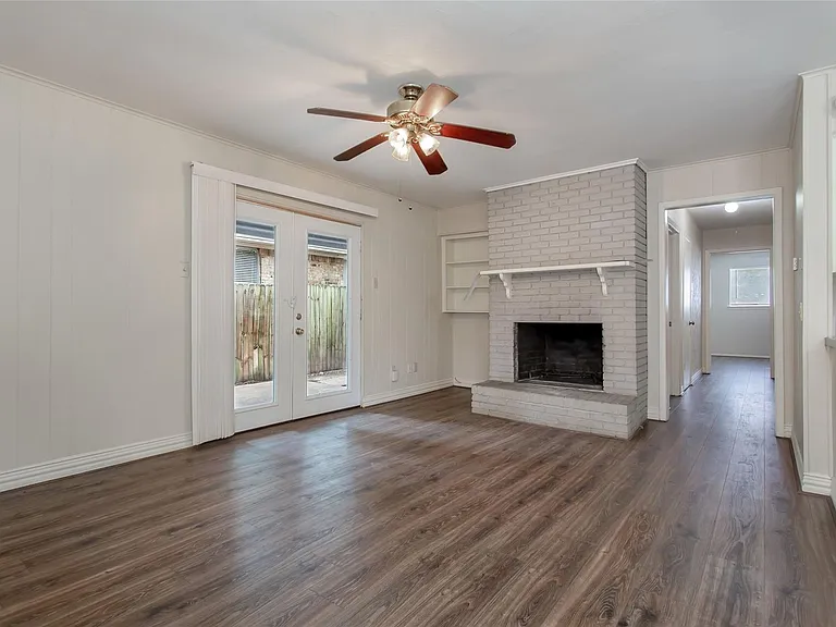 7445 Brentcove Cir — Photo 7