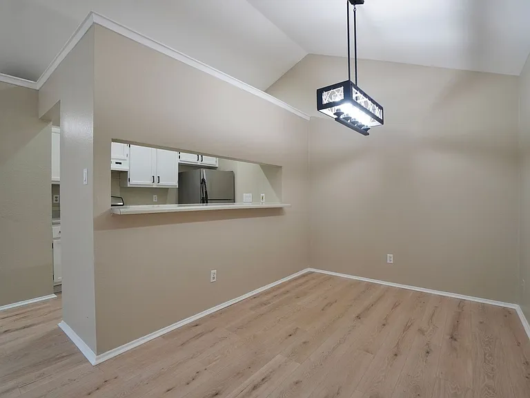 508 Greenlawn Blvd — Photo 6