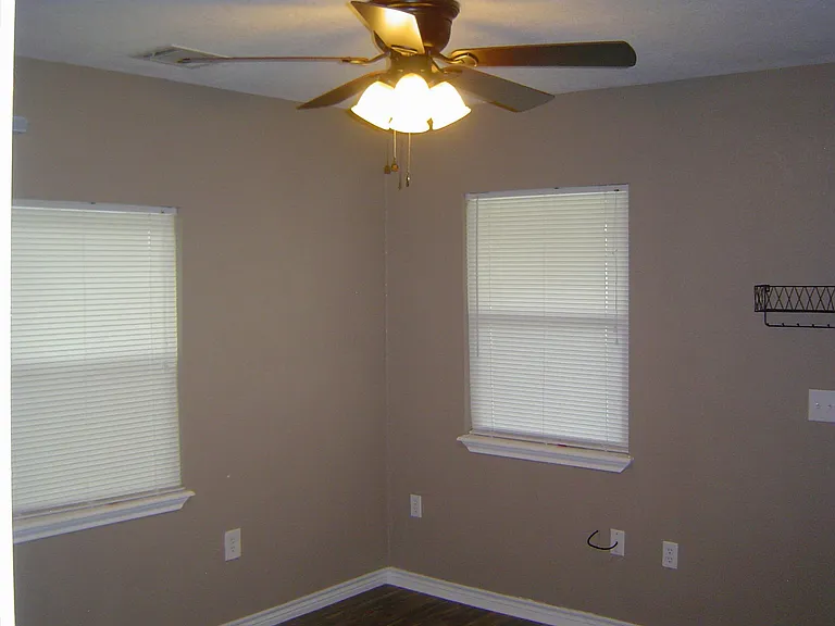 300 Tampico St — Photo 3