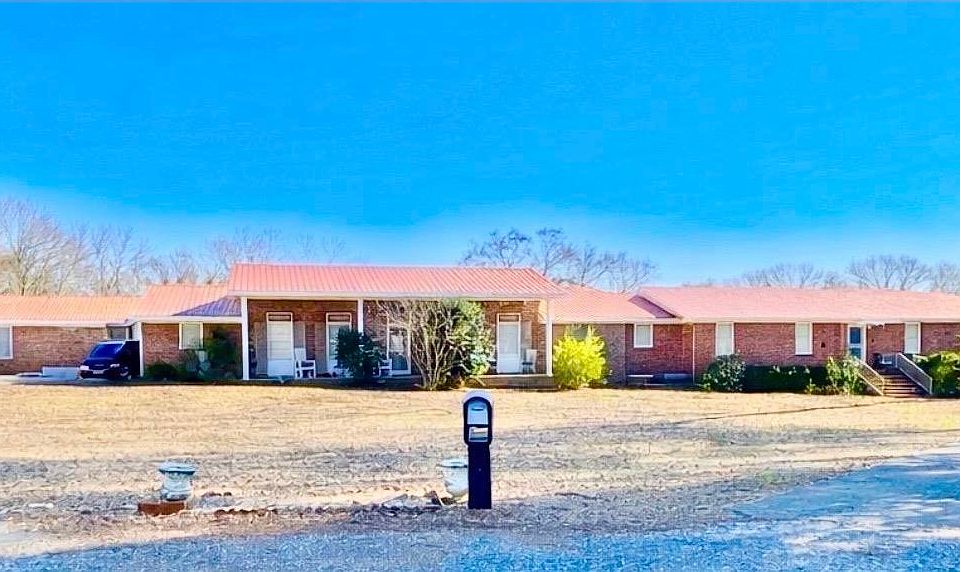 1st image of 106 Meadow View Ln