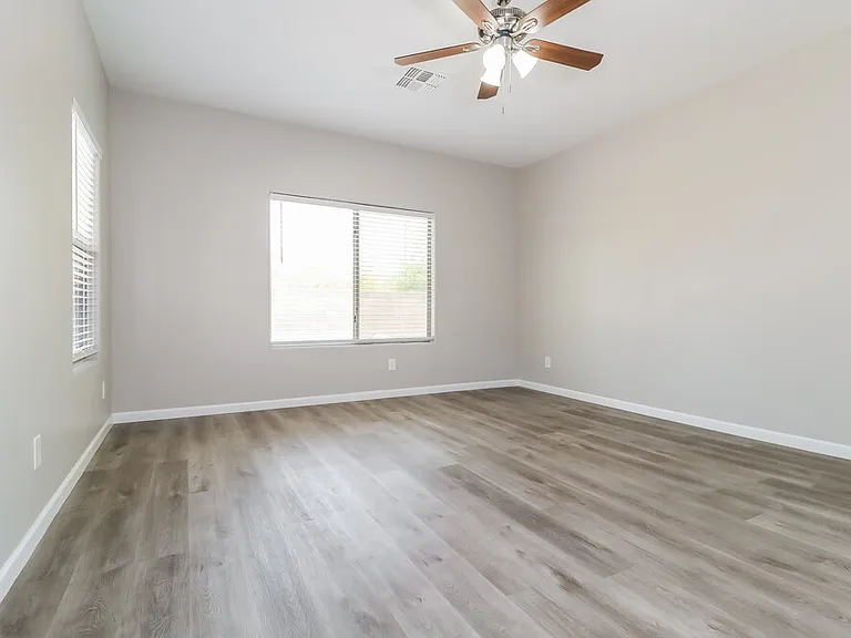 105 N 108th Dr — Photo 11