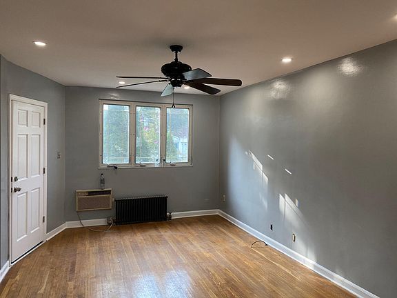 3rd image of 81 Beechwood Pl