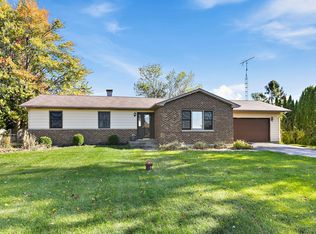 19474 Hahn Rd, Dekalb, IL 60115