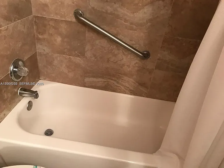 26 Diplomat Pkwy #2215 — Photo 5