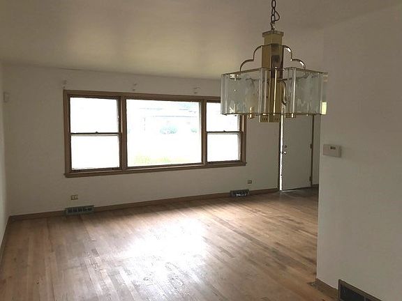 3rd image of 14481 Lincoln Ave
