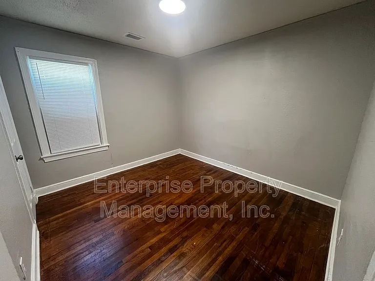 2447 Twain Ave — Photo 15