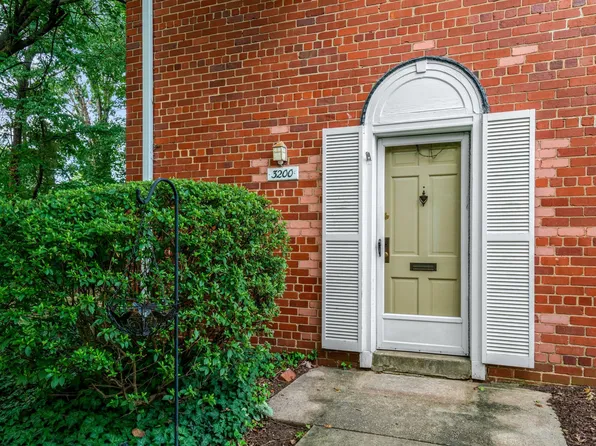 3200 Martha Custis Dr, Alexandria, VA 22302