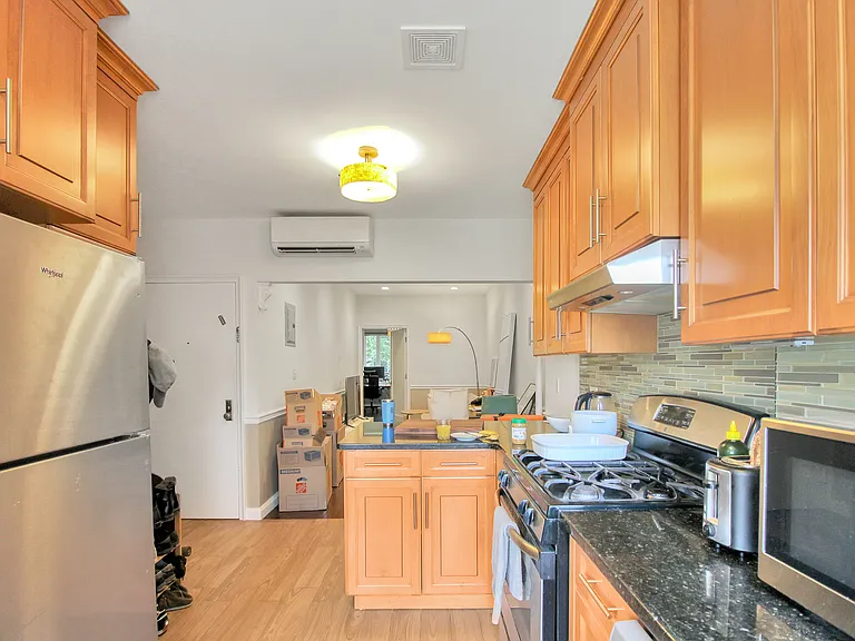 263 Powers St #2L — Photo 4