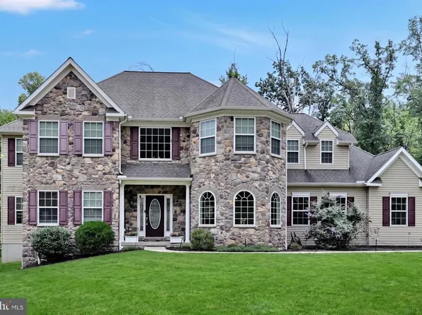 234 Crimson Ln, Elizabethtown, PA 17022