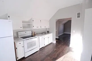 102 Harriet St S #3 Photo 1