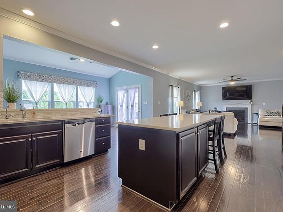 2nd image of 6 Bee Tree Cir