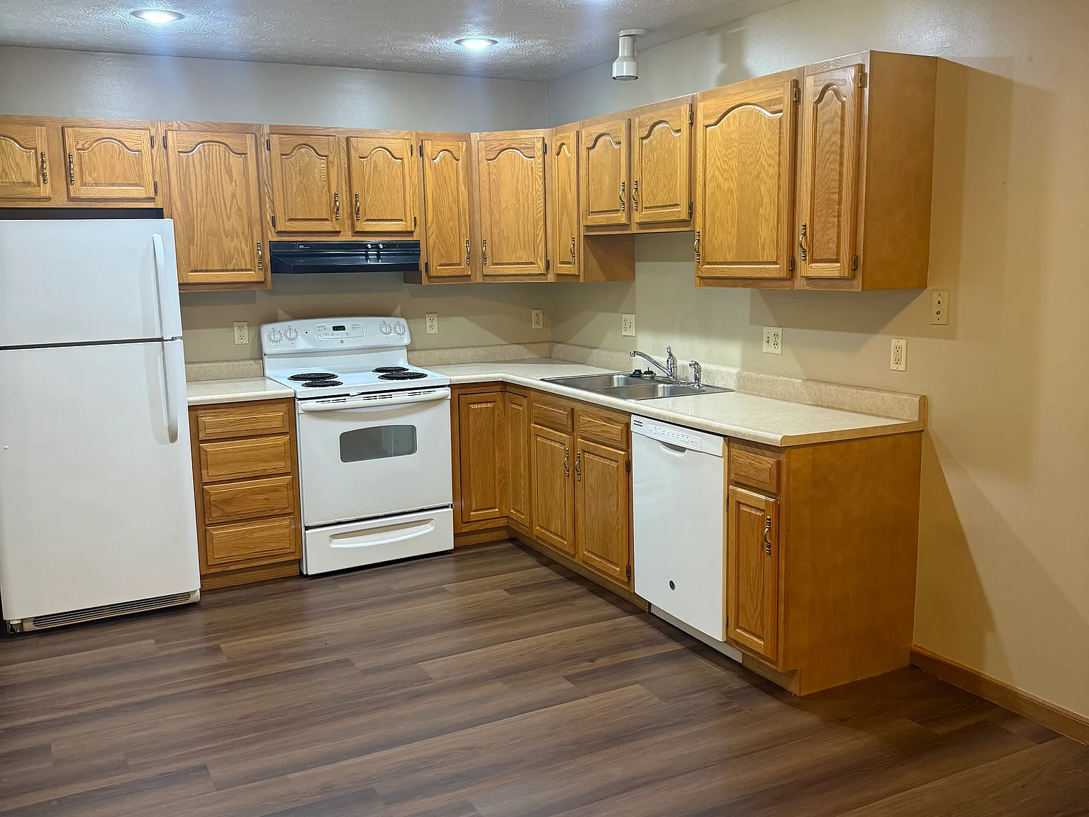 3 bed, 1224 sqft, $1,250 — Photo 2